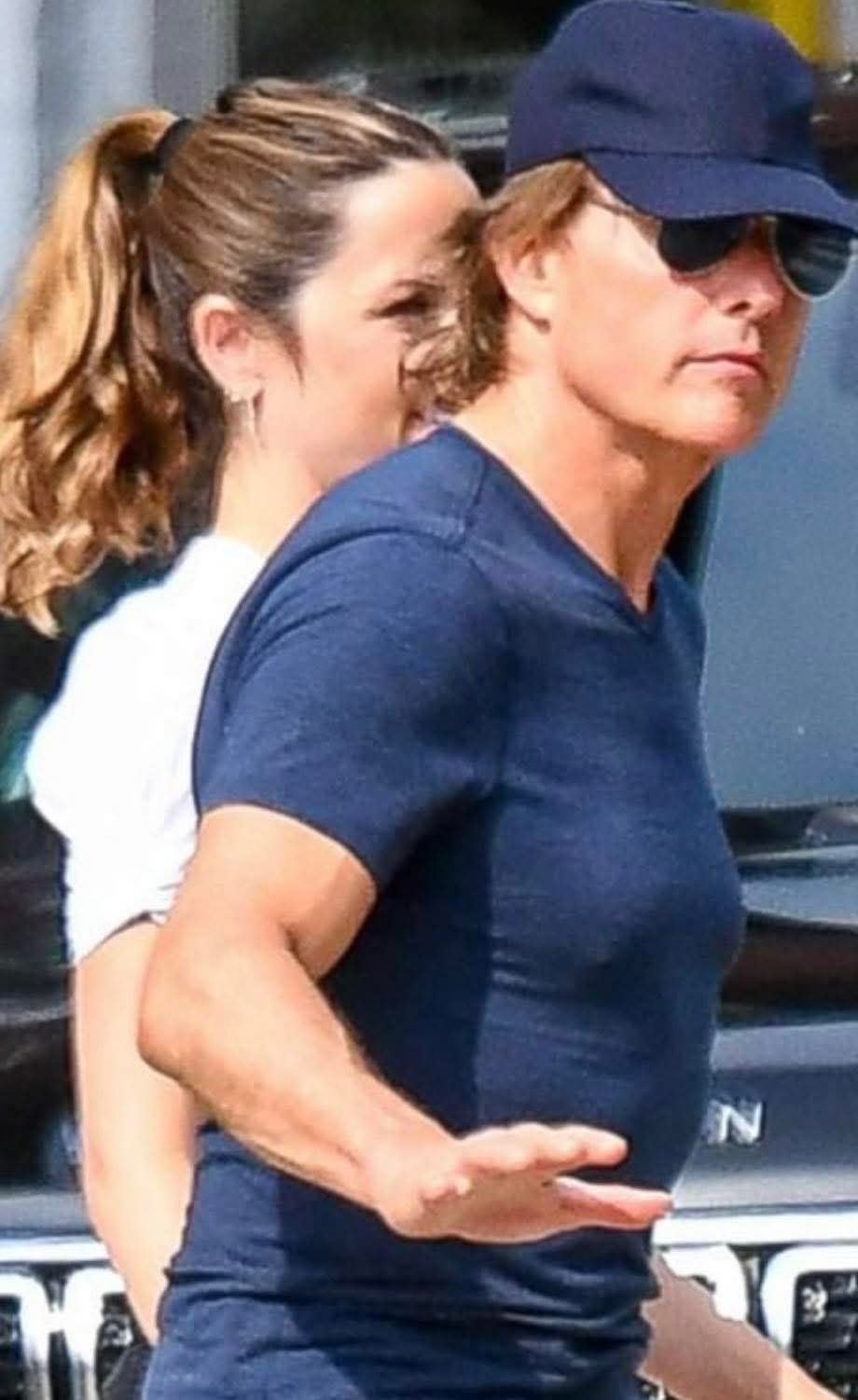 انفصال توم كروز وآنا دي أرماس بعد أقل من عام على المواعدة: ما الذي حدث؟