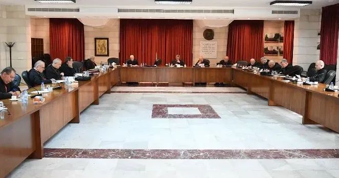 المطارنة الموارنة يحذرون من اي تلكؤ في معالجة سلاح المخيمات .