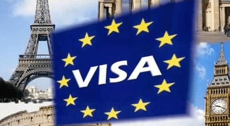 الاتحاد الأوروبي يفرض قيودا على التأشيرات للروس بسبب الحرب في أوكرانيا