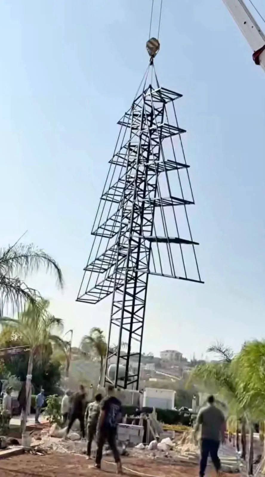 أميون تتحضّر لدخول موسوعة غينيس عبر أكبر شجرة من عبوات البلاست