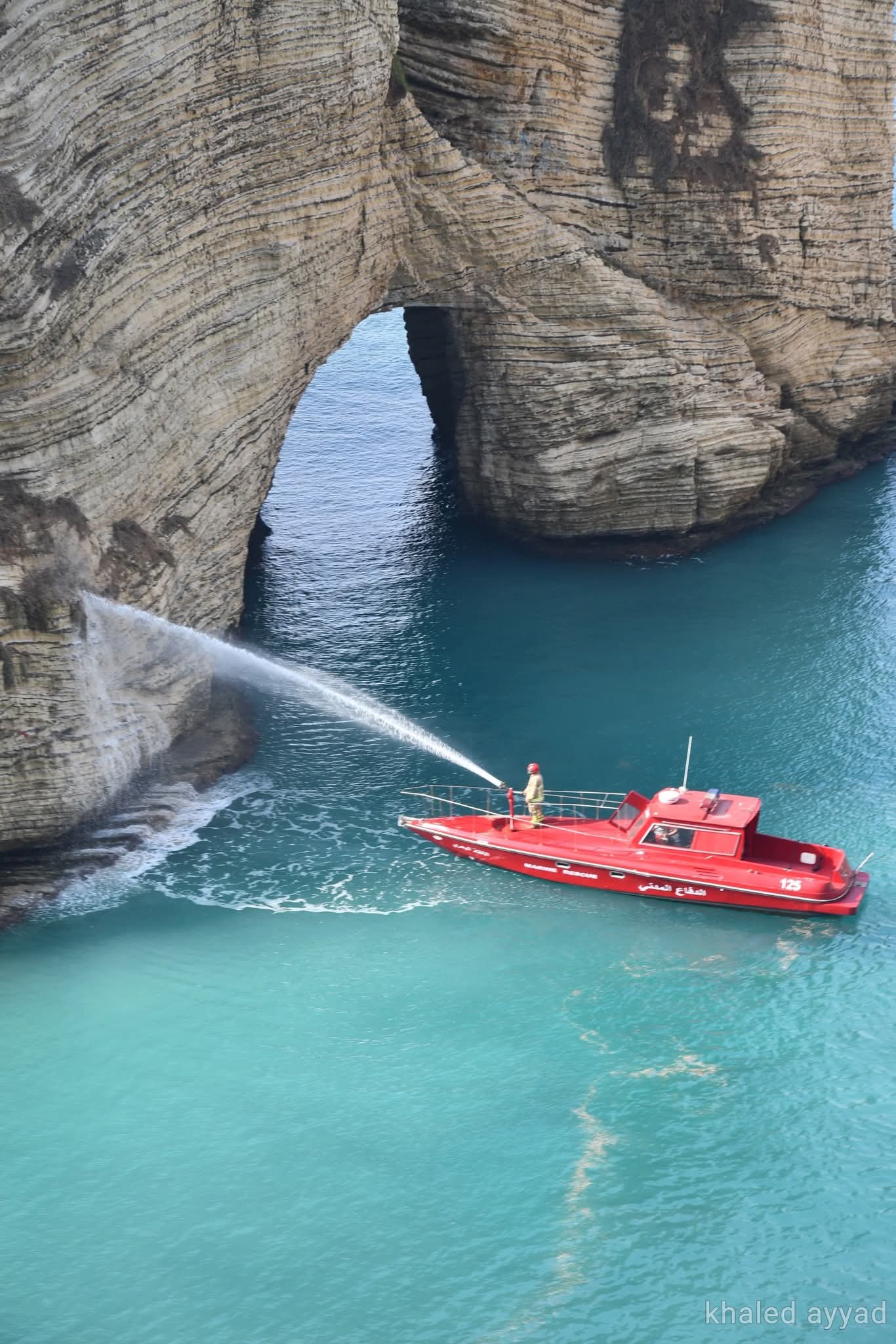 العميد الركن عماد خريش يشرف ميدانيًا على حملة تنظيف صخرة الروشة