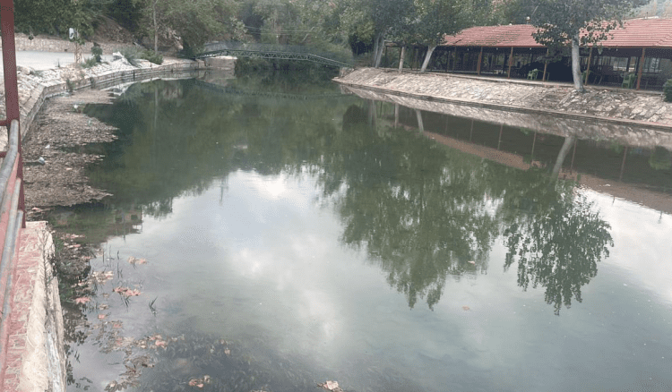 مصلحة نهر الليطاني اخذت عينة من المياه في اطار برنامج المراقبة الدورية