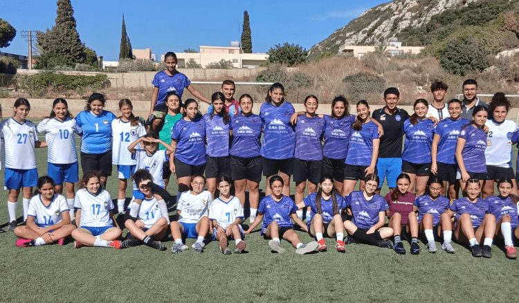 بيبلوس FC (أ) بطل دورة SUPERIORS LEAGUE لكرة القدم للاناث