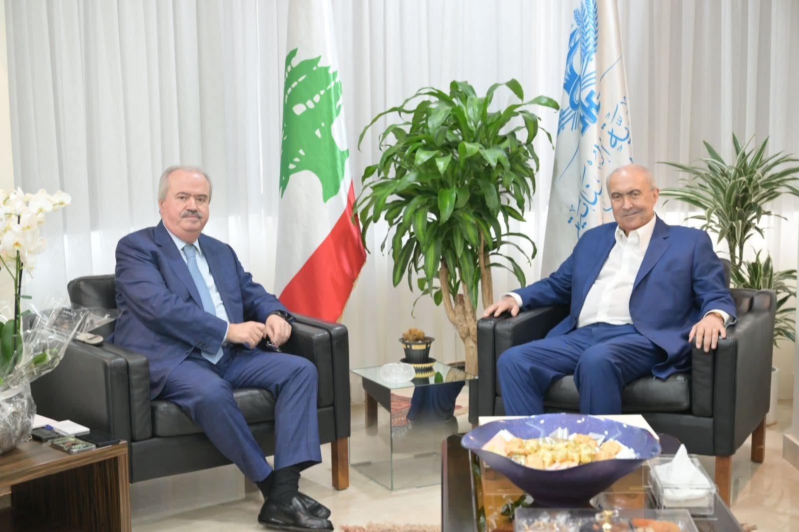 لقائي مع وزير المال