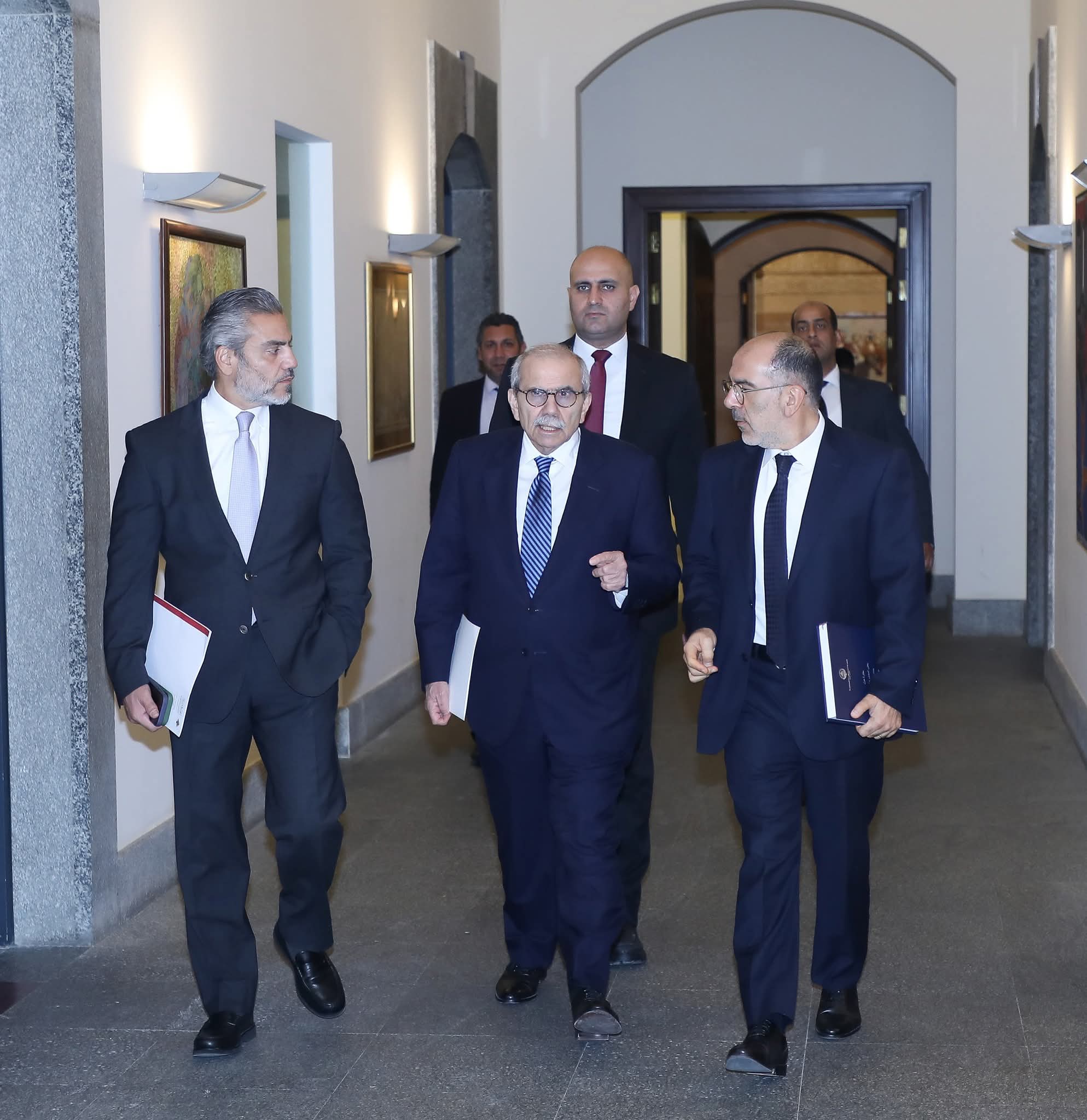 جلسة لمجلس الوزراء