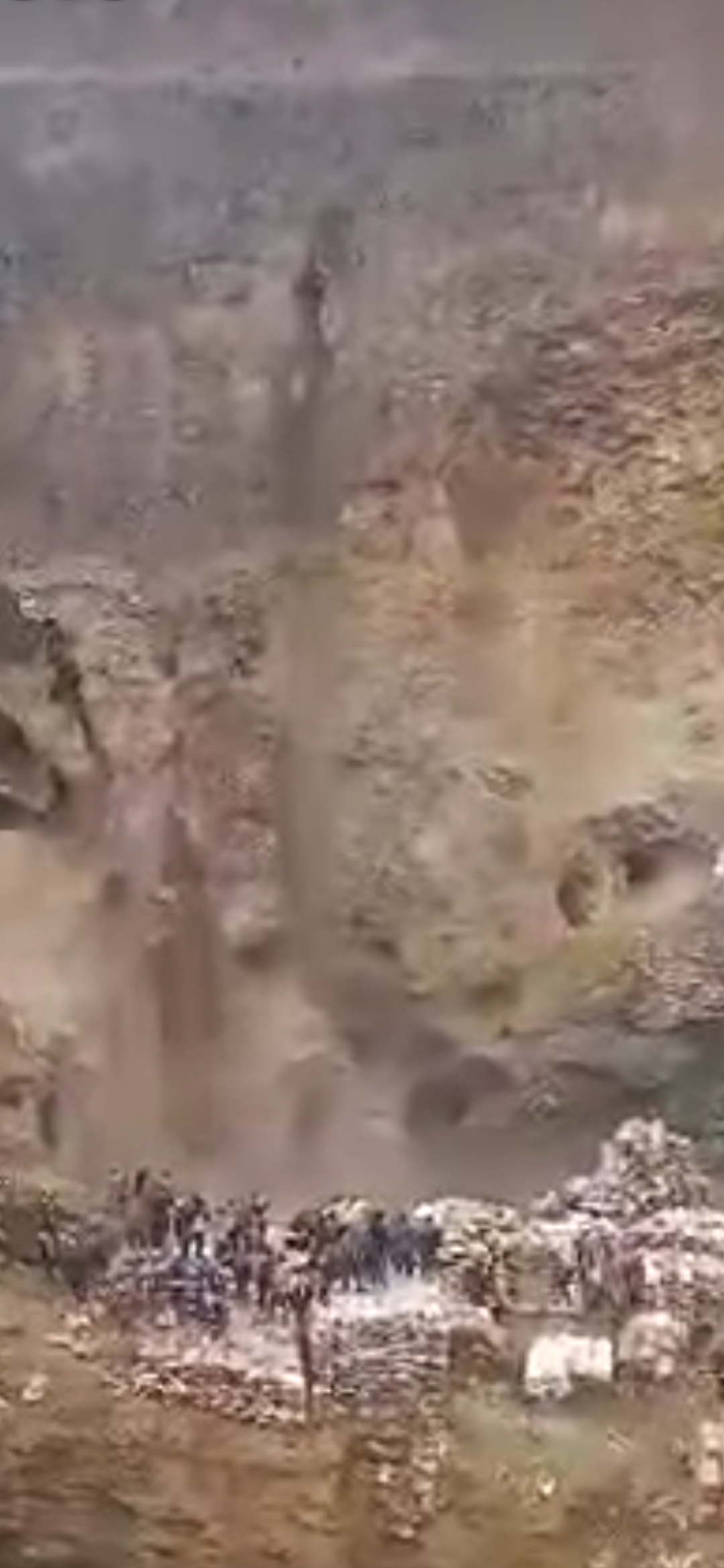 انهيار منجم في الكونغو يودي بحياة 32 عاملًا.