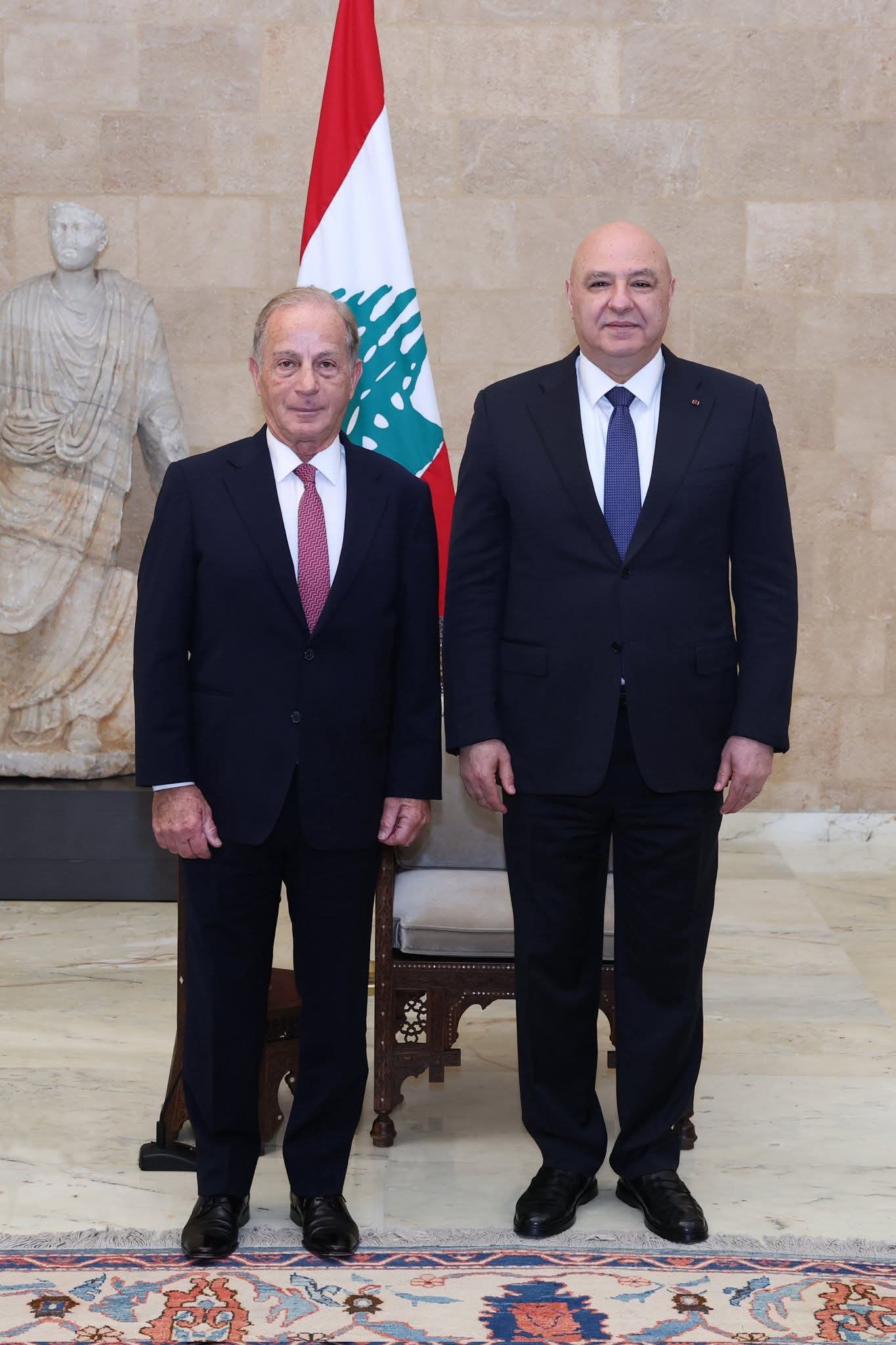 وراق اعتماد السفير 