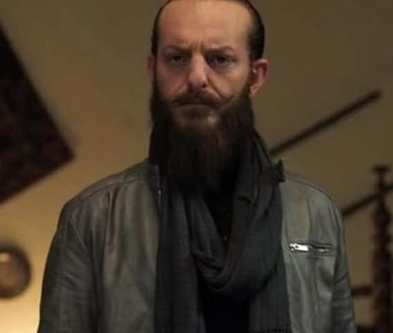 السوشيال ميديا" تضجّ بفيديو "عمادة" أويس مخللاتي