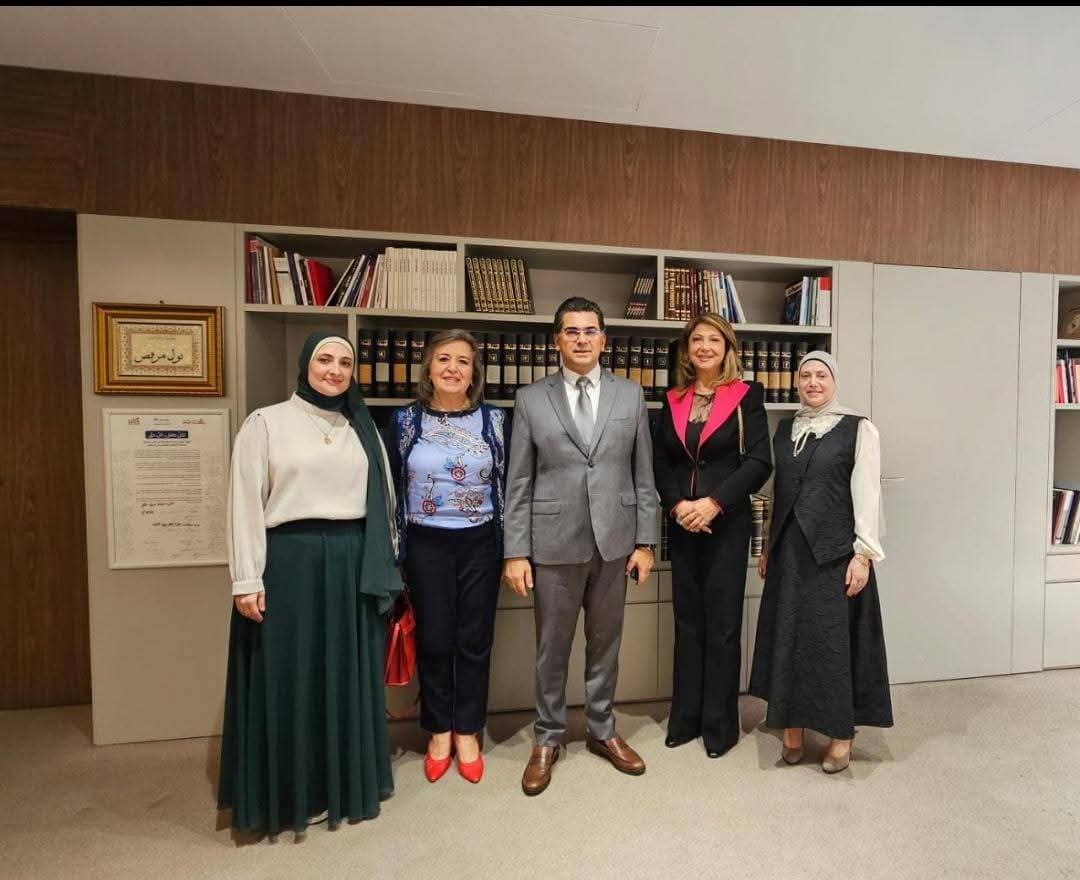 وزير الإعلام يستقبل وفد مدرسة الحدادين الرسمية للبنات بعد فوزها بتحدّي القراءة العربي ويشيد بإنجازها المشرّف