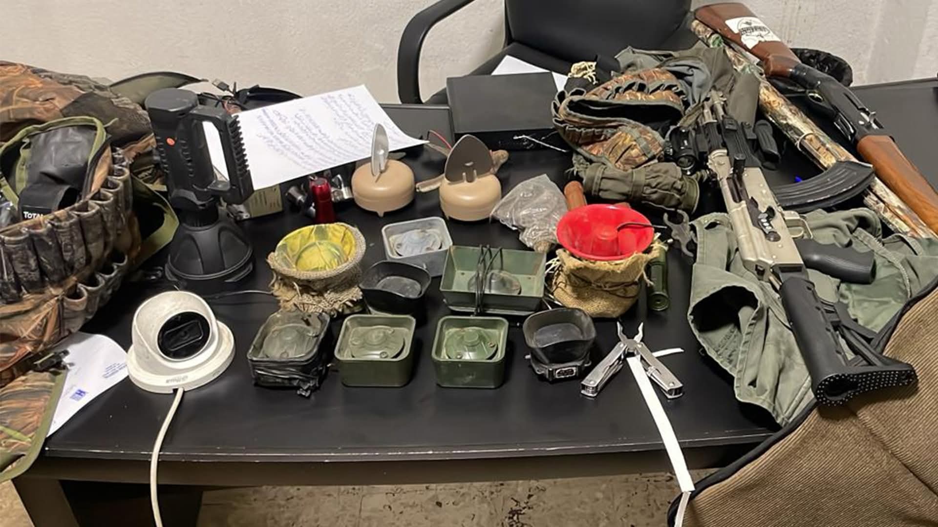 مفرزة استقصاء البقاع تلاحق الصيد الجائر ليلاً وتضبط شباكًا تتسبّب بمجازر للطيور المهاجرة وتوقف 3 مخالفين