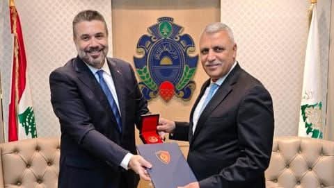 مكتبه قنصل عام ألبانيا في لبنان وسوريا