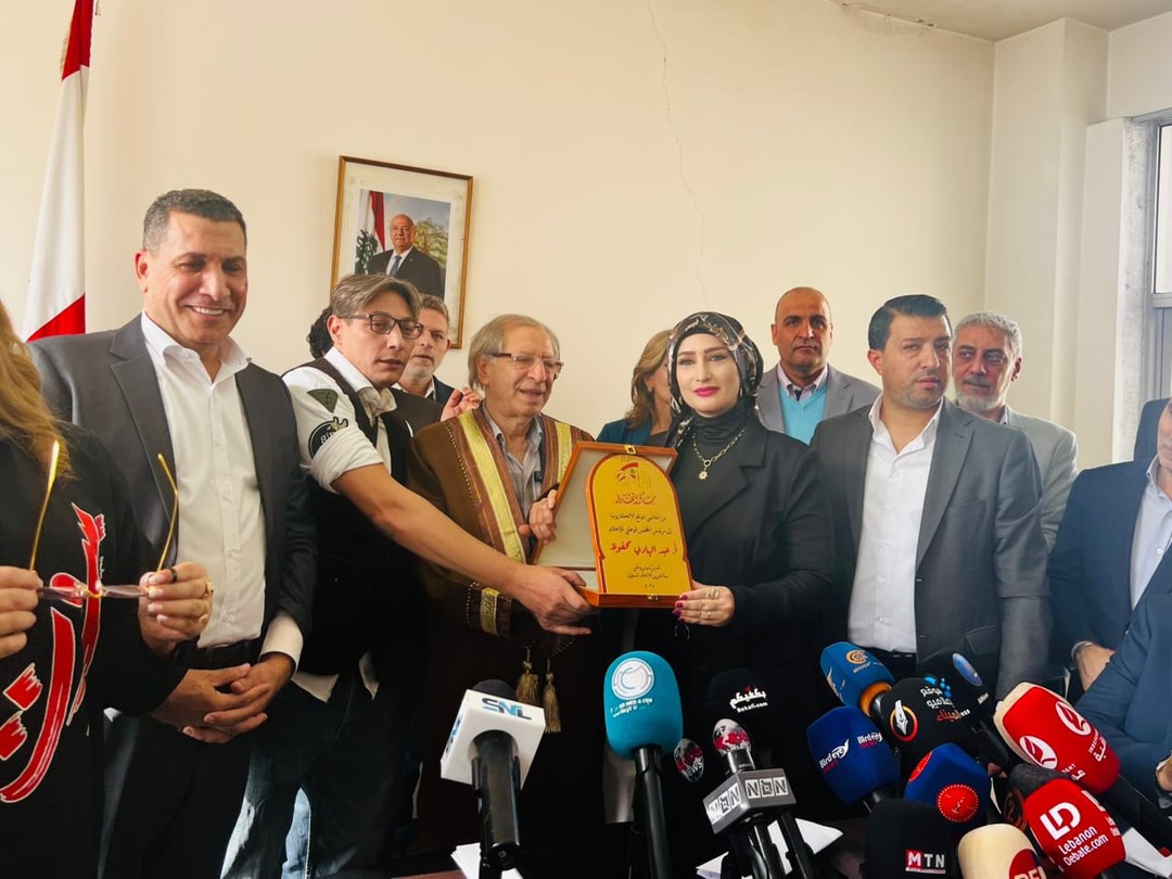 محفوظ مكرما من أصحاب المواقع الإلكترونية 