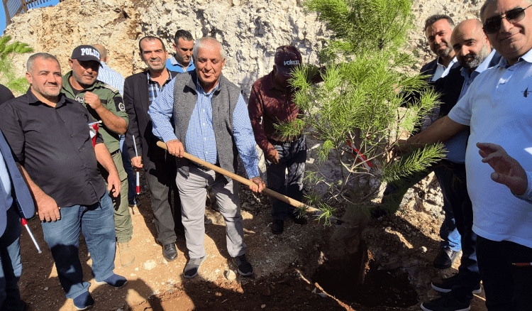 حملة تشجير في وادي عُمرين – برجا لمناسبة عيد الاستقلال