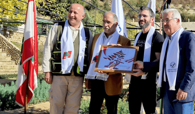 افتتاح "غابة ثانوية السفير" على سفح المكمل بغرس ألف أرزة في مبادرة بيئية تربوية