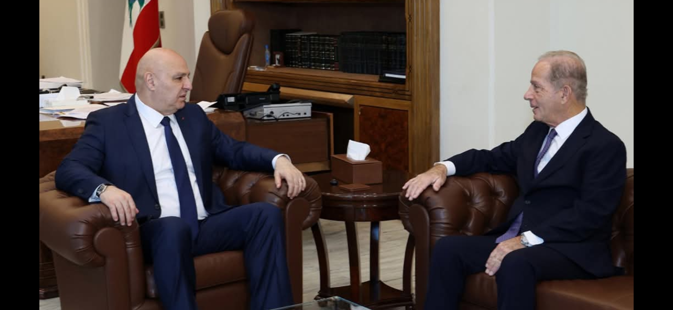 عرض الأوضاع في البلاد والمنطقة