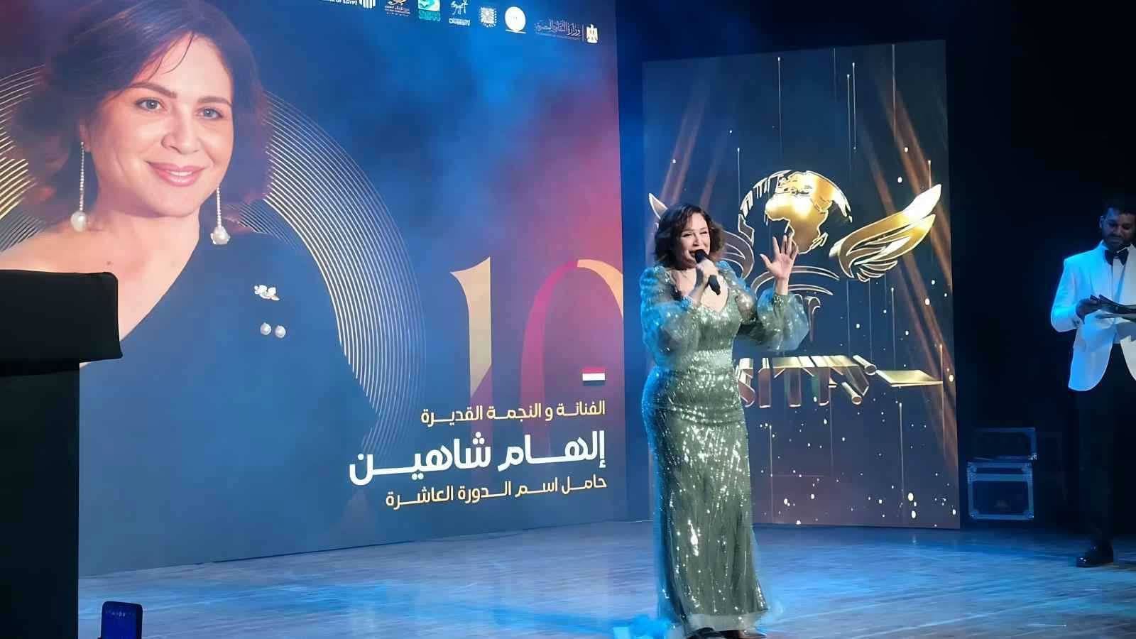 إفتتاح باهت لمهرجان شرم الشيخ للمسرح الشبابي .. وإلهام شاهين تبكي خلال تكريمها 