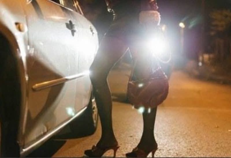 توقيف شبكة دعـ٠ــارة داخل "سيارة"