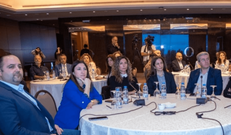 شعيب والدرزي مثلا بلدية صيدا في ورشة عمل نظمتها هيئة الشراء العام لدعم إصلاح الإدارة العامة