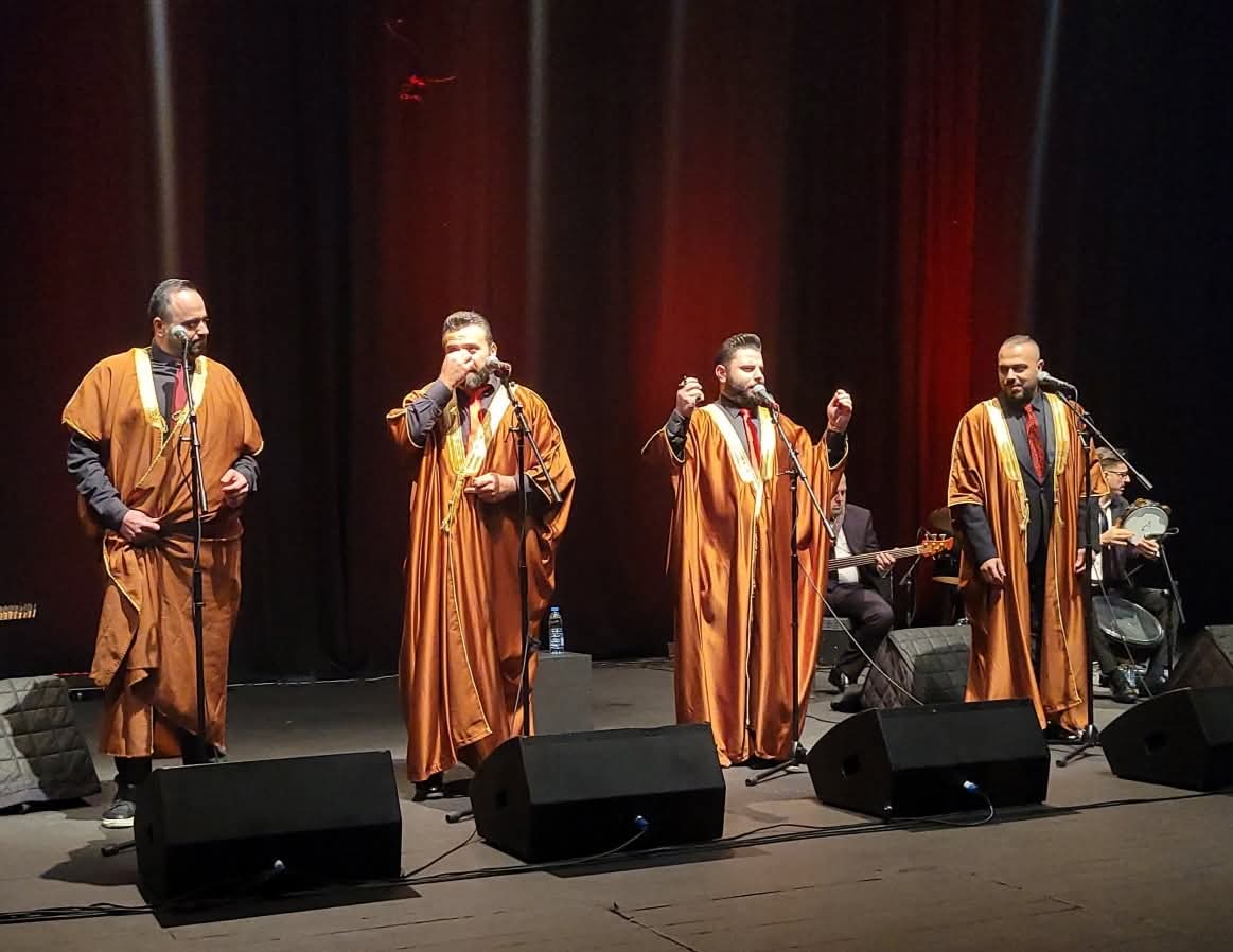 جوقة "شيوخ الطرب" تتألق في مسرح المدينة