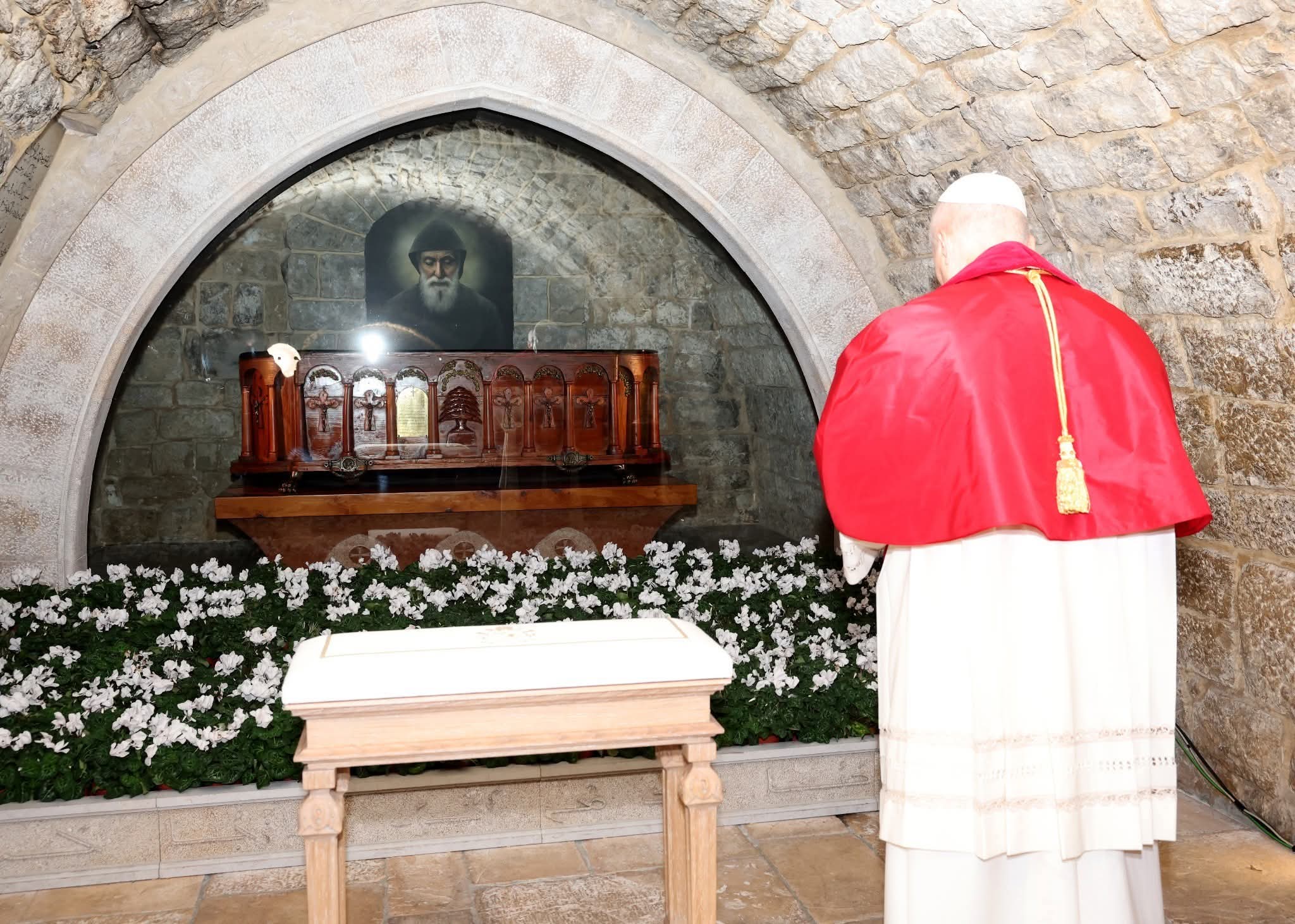 وزيارة روحية حاشدة