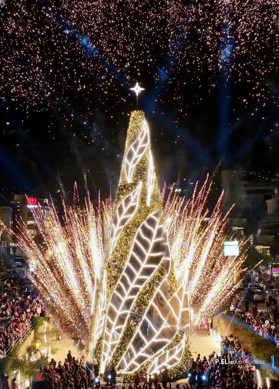 زينة الميلاد في جبيل