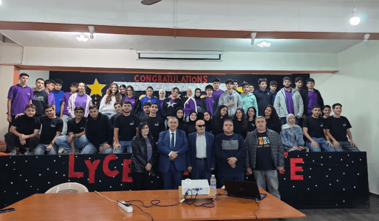 جدعون افتتح مركزا للتجديد التربوي لتطوير وتحديث التعليم وحض الأهالي والطلاب على استخدام الذكاء الاصطناعي "بحذر