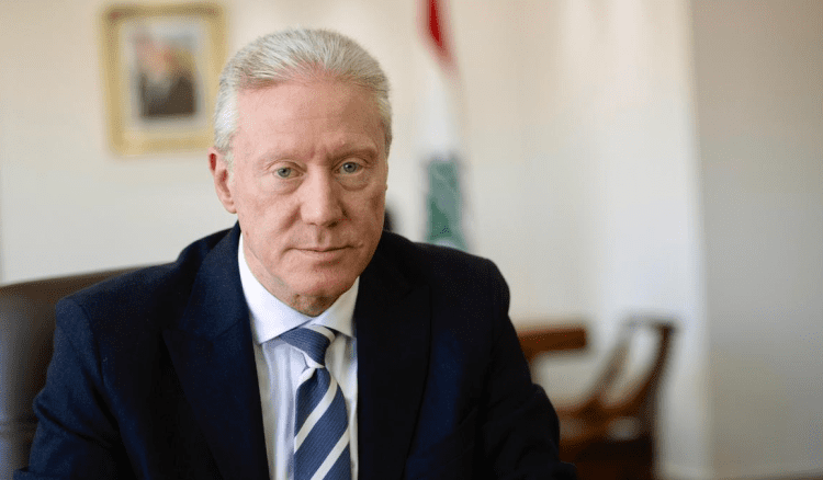 رجي: تسليم سلاح "حزب الله" يتم بقرار إيراني