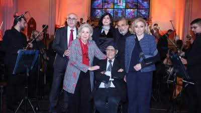 أحمد قعبور .. تحدى آلام السرطان وظل يغني جالساً