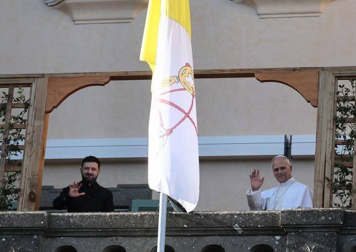 الأوكراني فلاديمير زيلينسكي في لقاء ثانٍ مع قداسة البابا لاون الرابع عشر في كاستيل غاندولفو