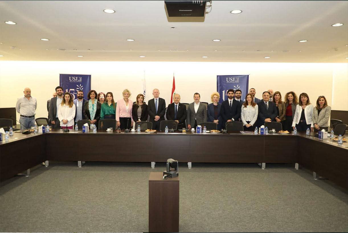 مذكرة تفاهم بين وزارة الدولة لشؤون التكنولوجيا والذكاء الاصطناعي وجامعة "USJ" وشركة "HTech"