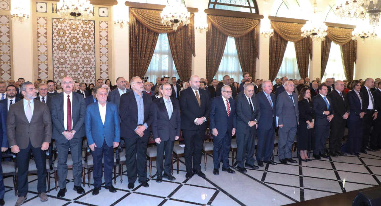 سلام: لن نسمح أن يُحرَم أيّ مريض من دخول المستشفى