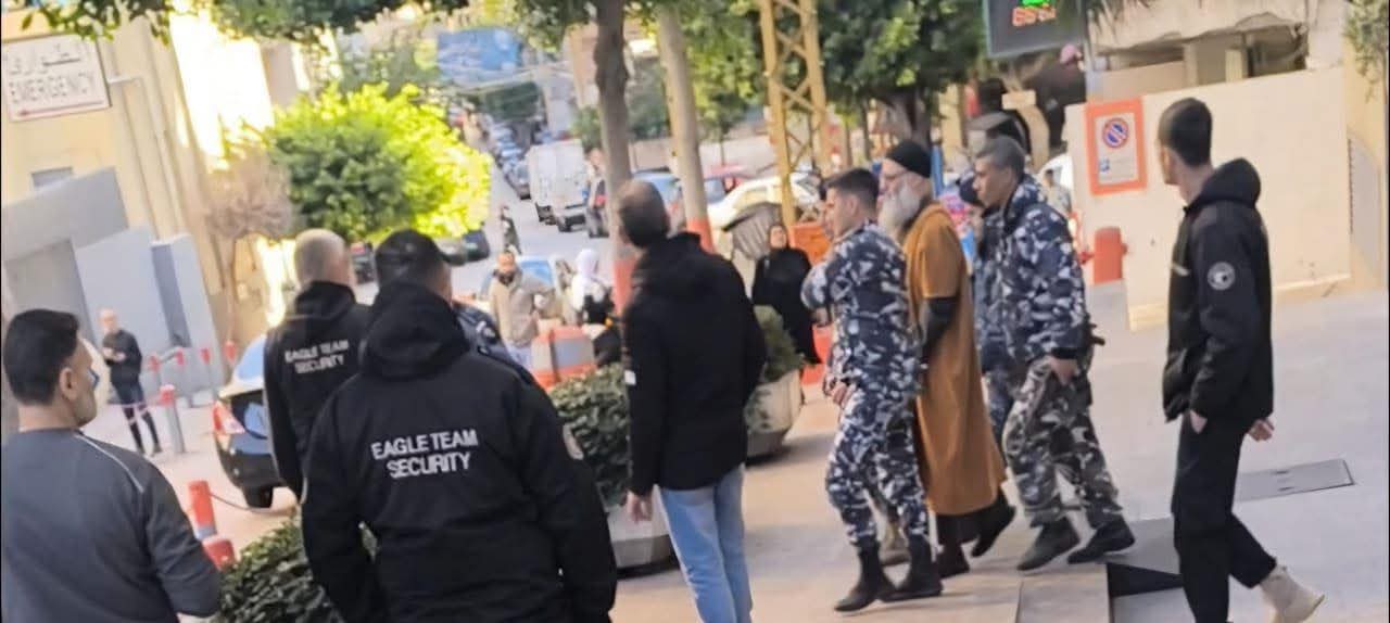 حضر الشيخ أحمد الأسير إلى طريق الجديدة