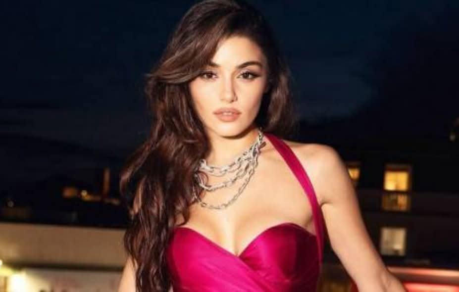 هاندا آرتشيل ضمن أجمل 10 نجمات في العالم