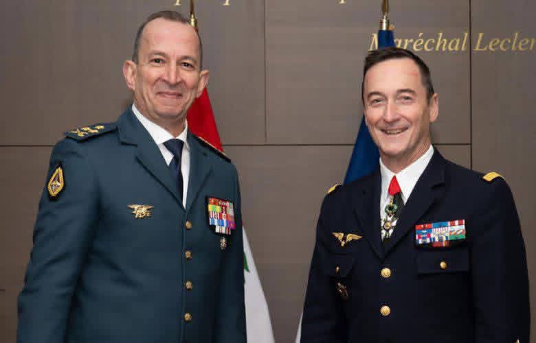 زار قائد الجيش العماد رودولف هيكل فرنسا