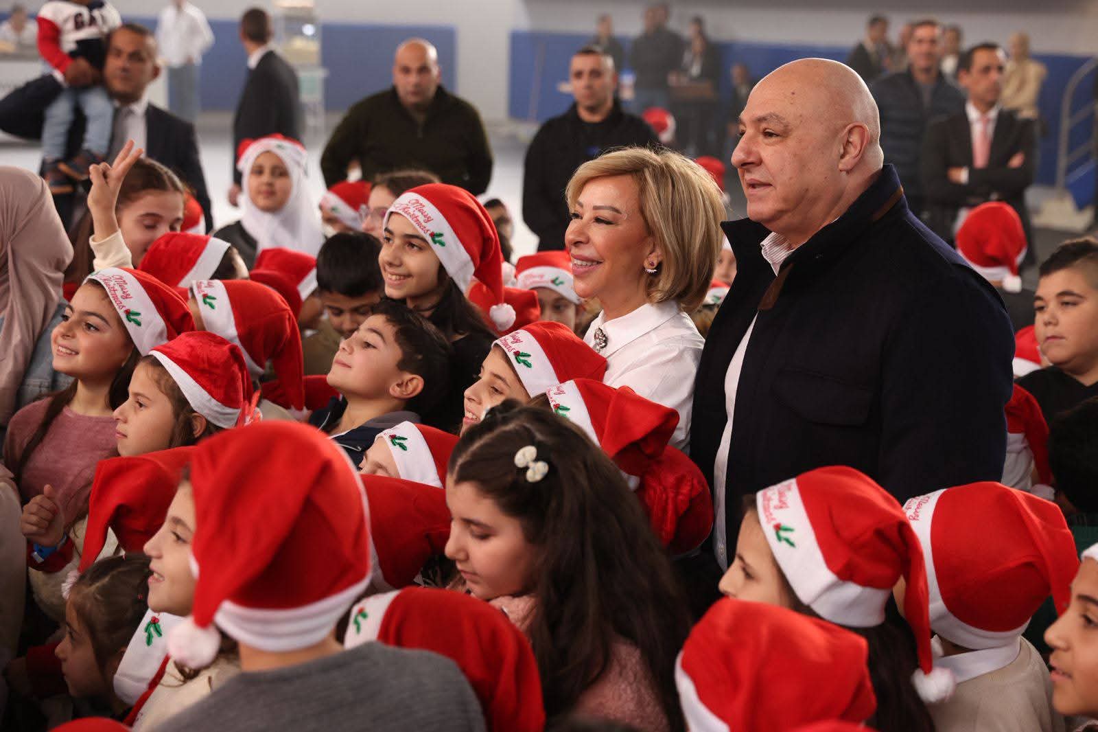 الرئيس عون والسيدة الأولى شاركا أولاد موظفي الرئاسة ولواء الحرس حفل توزيع هدايا العيد وراس السنة