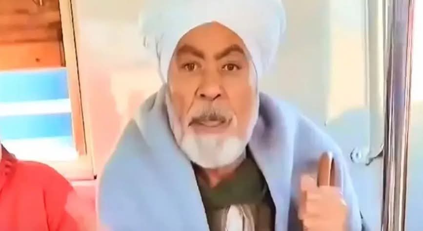 وضعت ساقاً على أخرى فعنفها أمام الجميع.. فيديو يثير ضجة في مصر