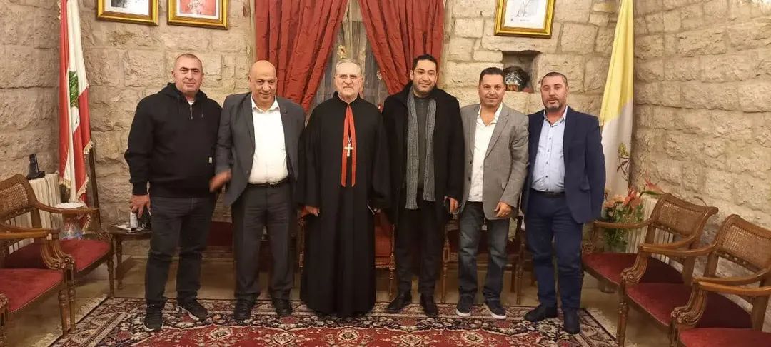 حركة امل تعايد المطران ميشال عون 