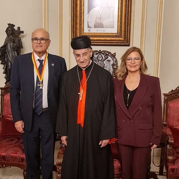 البطريرك الراعي يمنح وسام مار مارون للسكرتير الأول لسفارة فرسان مالطا