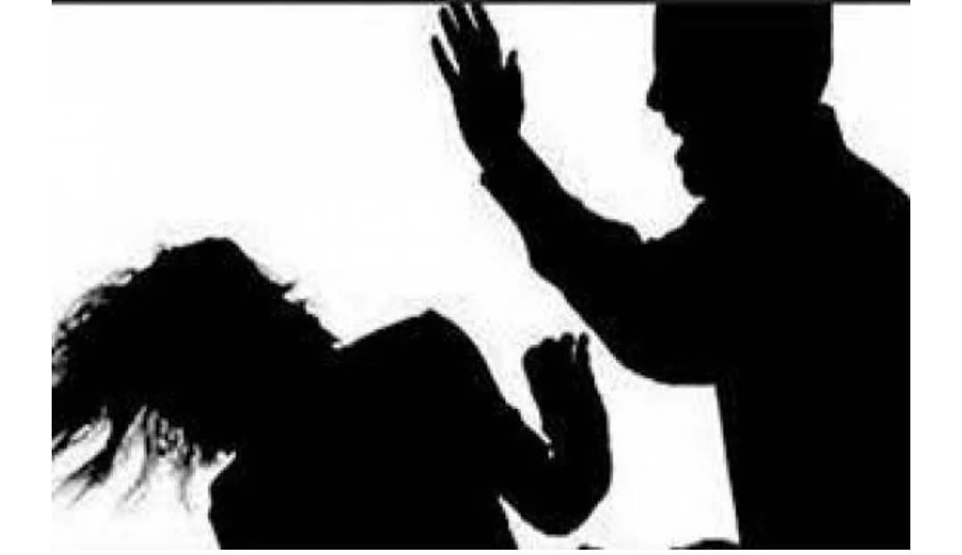 إعتداء جسدي على القاضية حنان قنديل  القاضية ندى الأسمر تصدر مُذكرة توقيف وجاهيّة