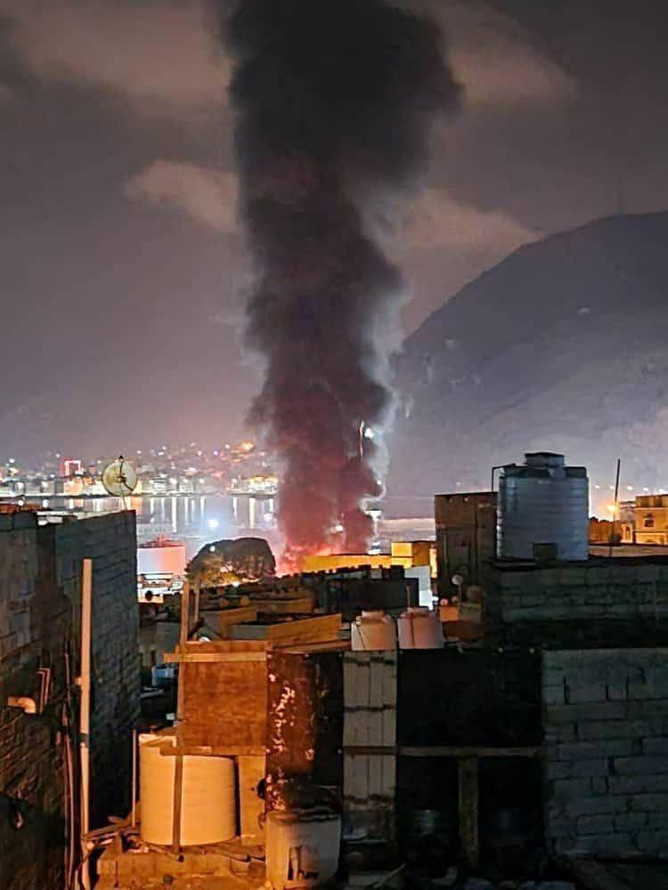 غارات جوية سعودية تستهدف أسلحة وعربات قتالية في ميناء المكلا الأخبار المحلية