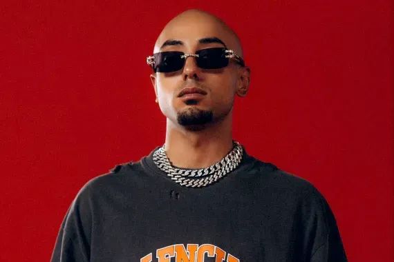 صاحب أغنية "إخواتي" احمد دقدق أوصى بحذف جميع أغانيه قبل رحيله بمرض السرطان