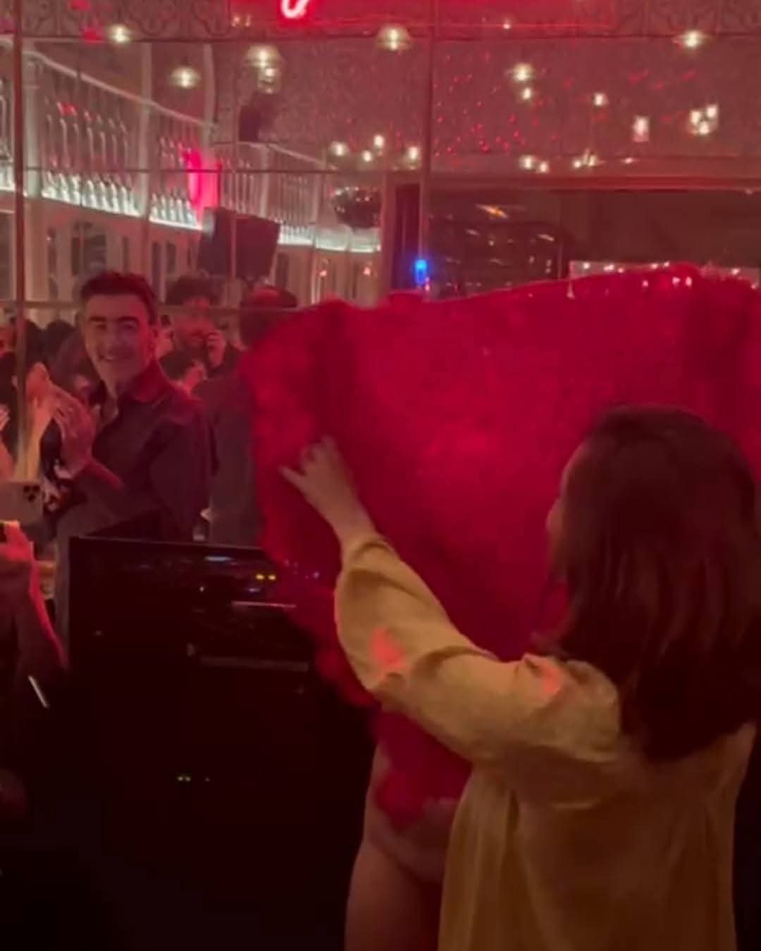 الفيديو المتداول من مطعم «ليزا» 