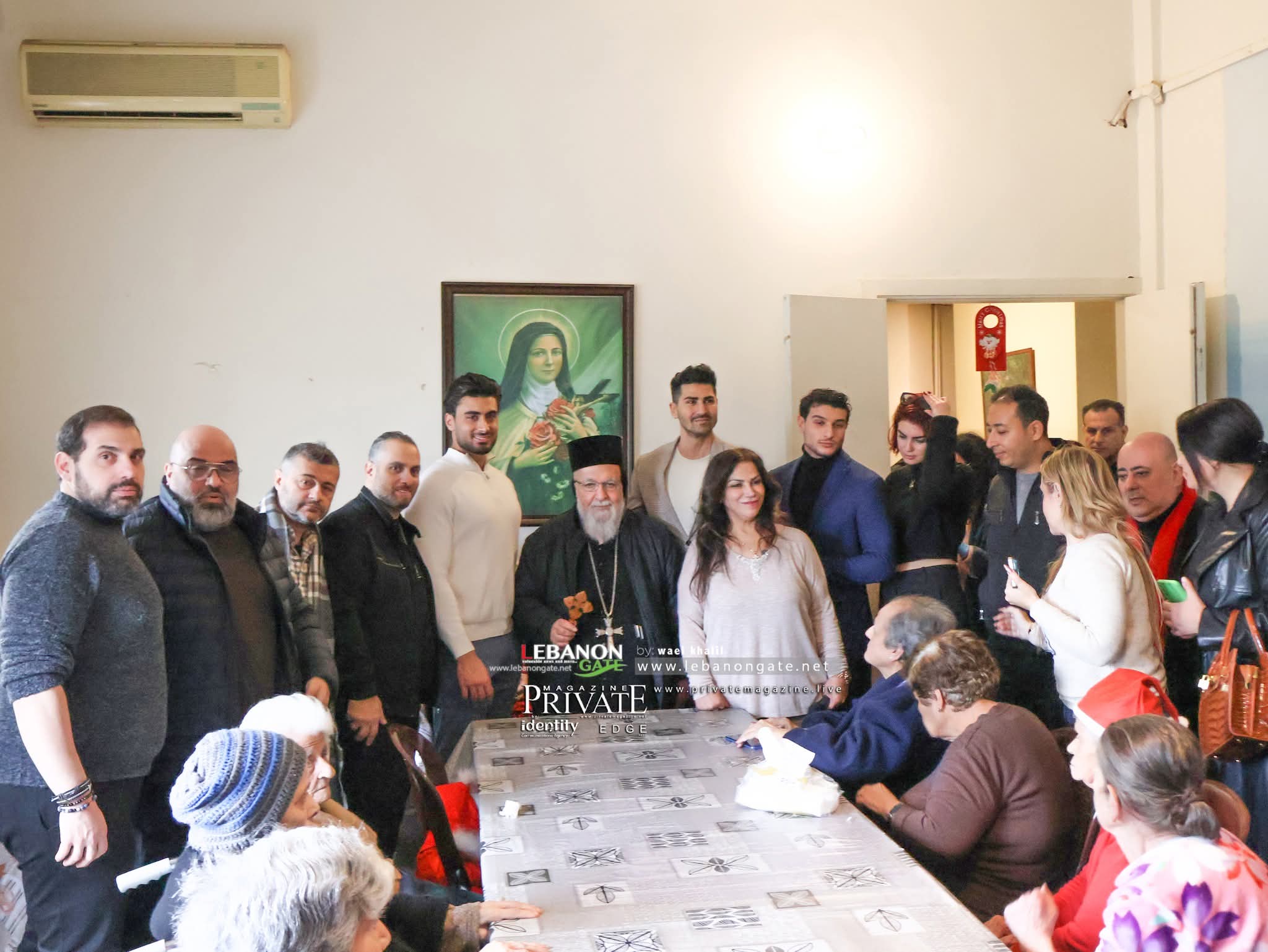 فرح الميلاد مع من يحتاجونه حقاً"  "العيد الحقيقي ببلش من هون"