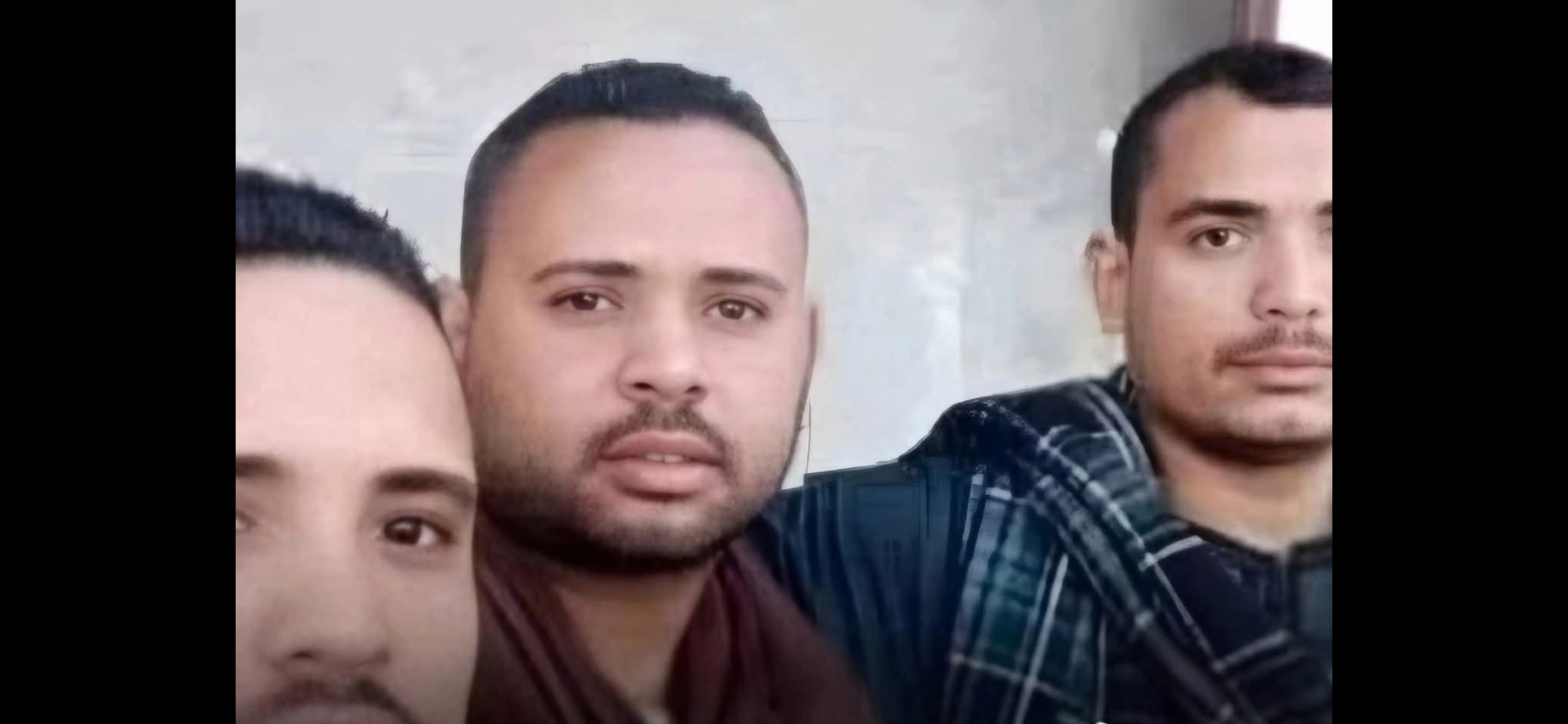 طلاق جماعي يهزّ الصعيد: ثلاثة إخوة يُنهون زيجاتهم في لحظة واحدة…