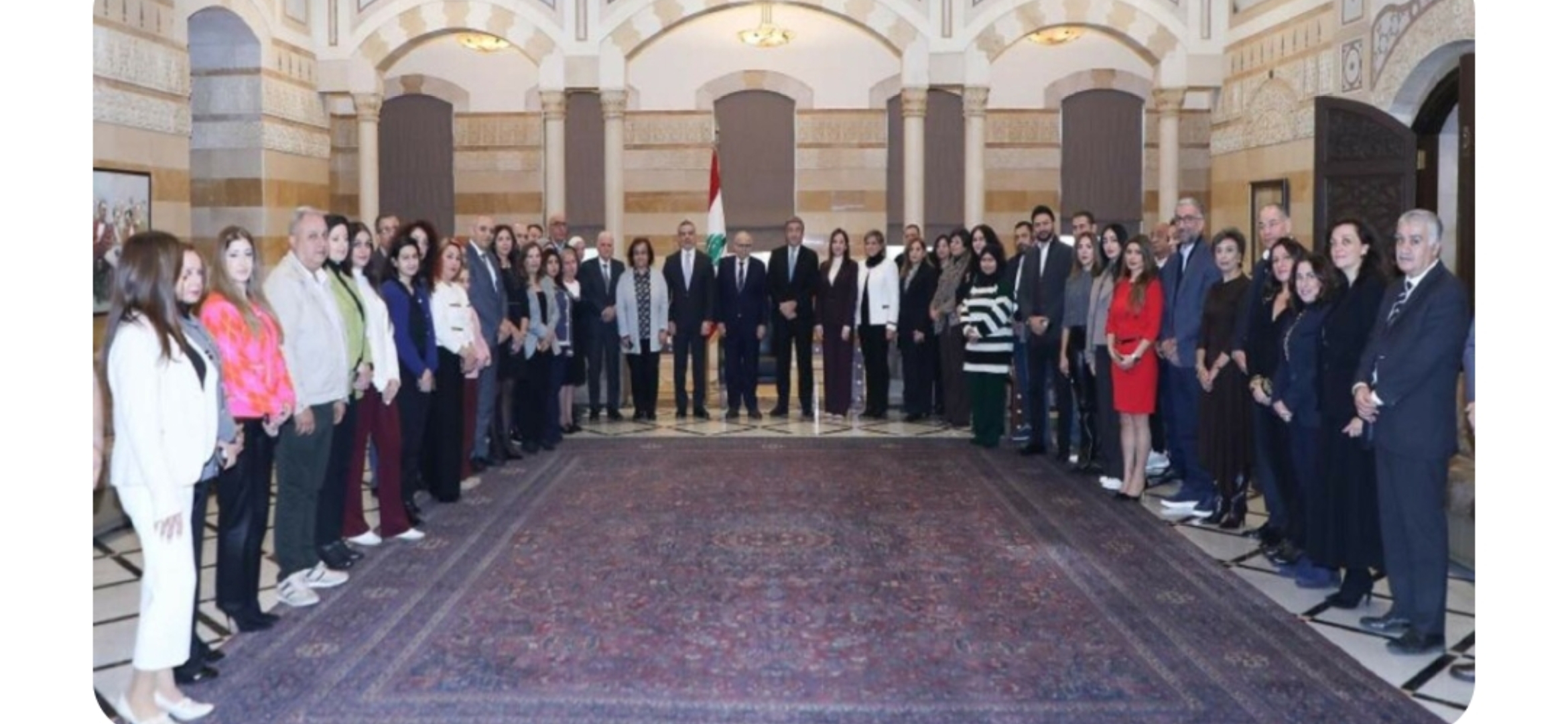 سلام أمام موظفي السراي وضباط: الحكومة