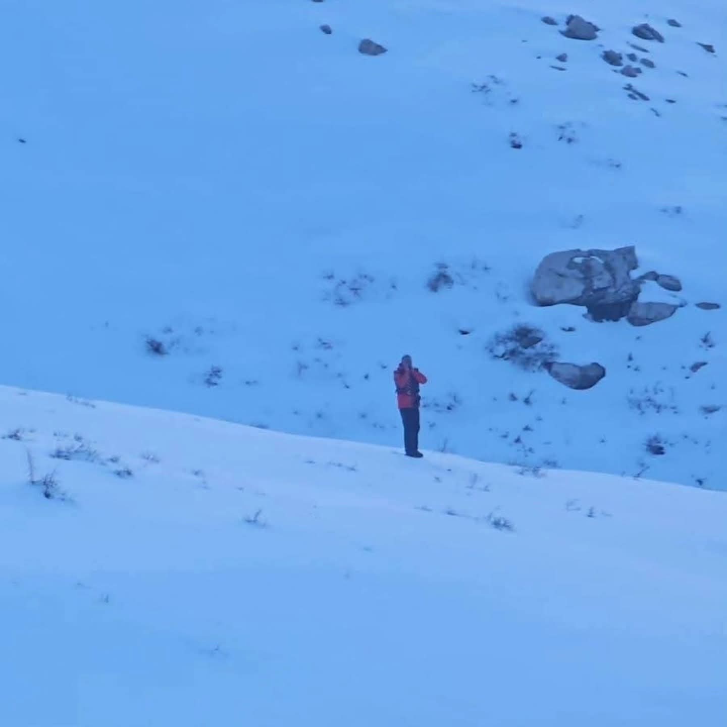 إنقاذ سبعة شبان علقوا على جرفٍ ثلجي في عيون السيمان – كفردبيان