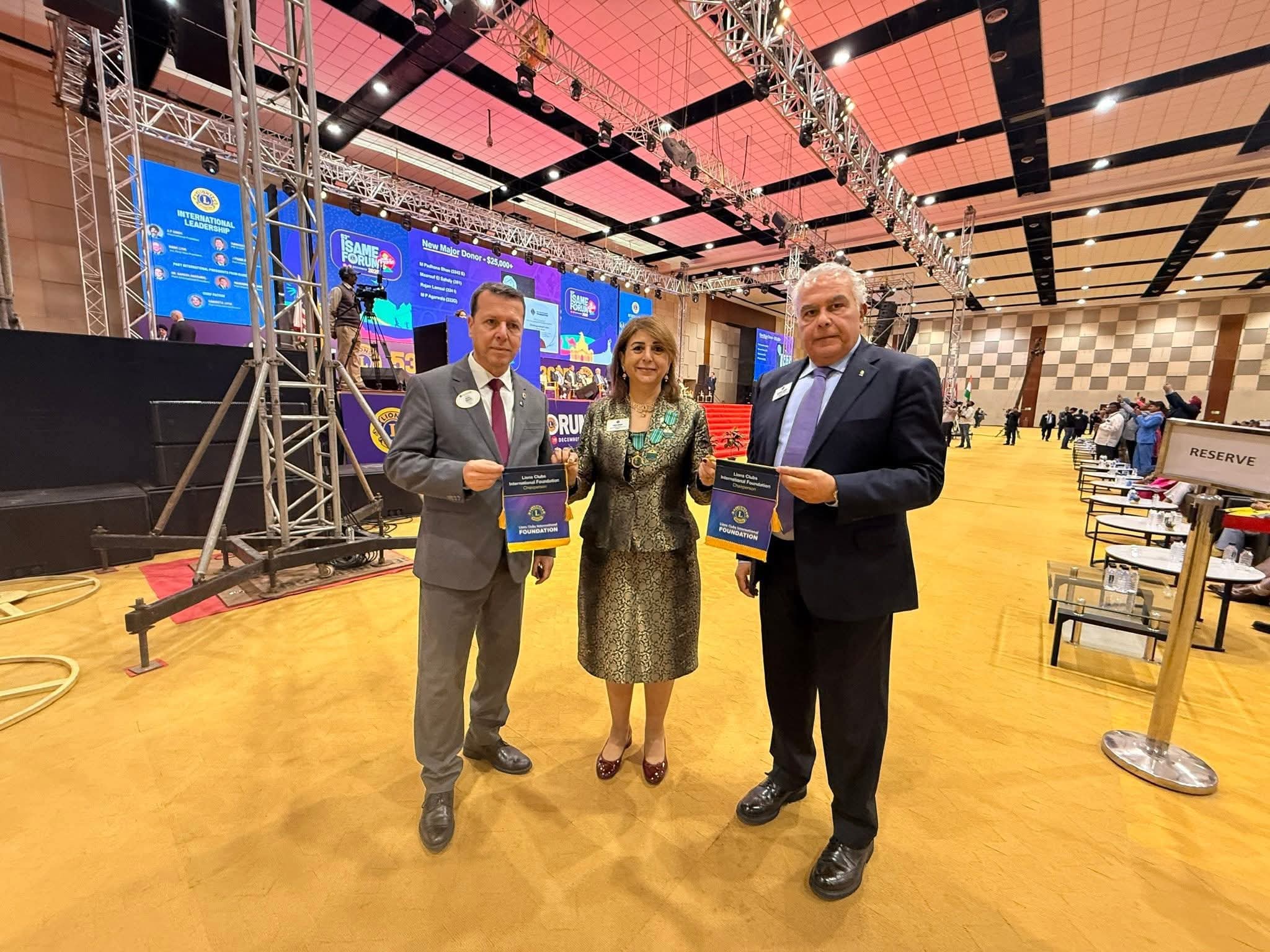 تكريم رسمي – للمنطقة 351 أثناء مؤتمر الايزمي 