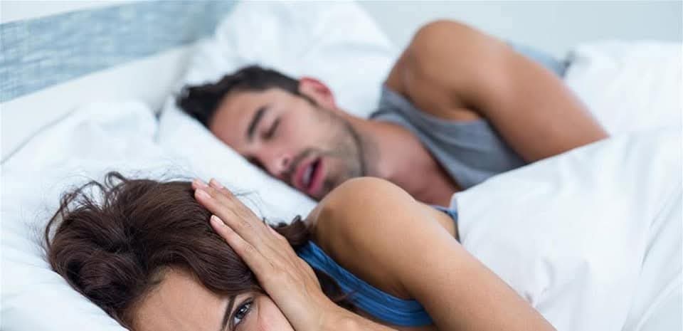 أطباء يدقون ناقوس الخطر.. لا تستهينوا بالشخير!