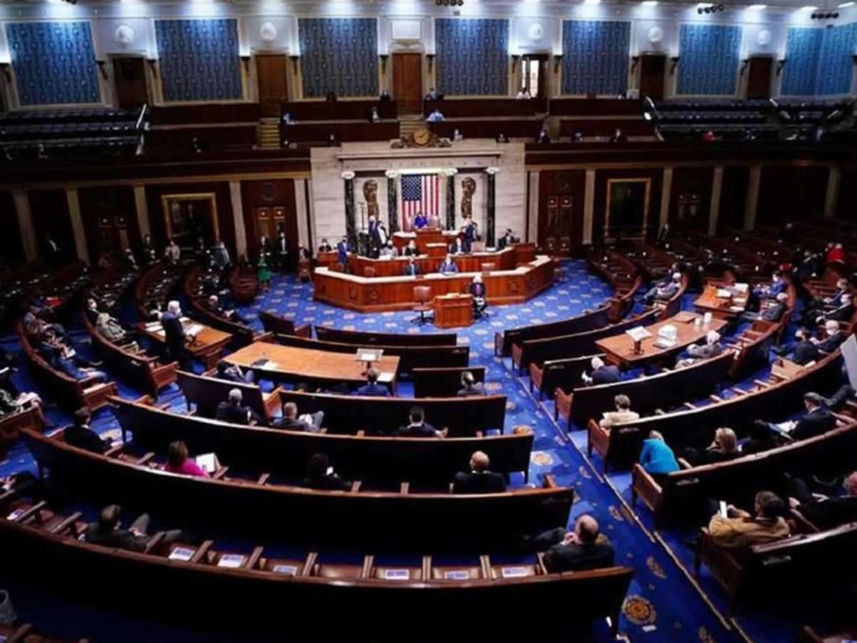 الشيوخ الأميركي يمنع ترامب من التحرك عسكريًا في فنزويلا