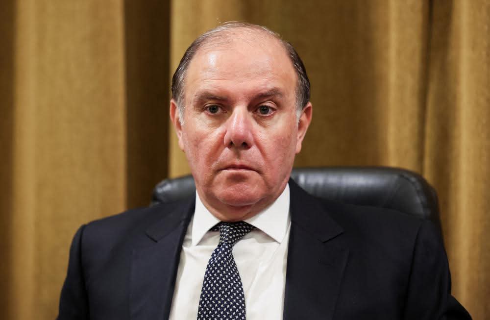 حاكم مصرف لبنان يفتح ملفّ الاسترداد: استعادة الأموال المنهوبة أولاً